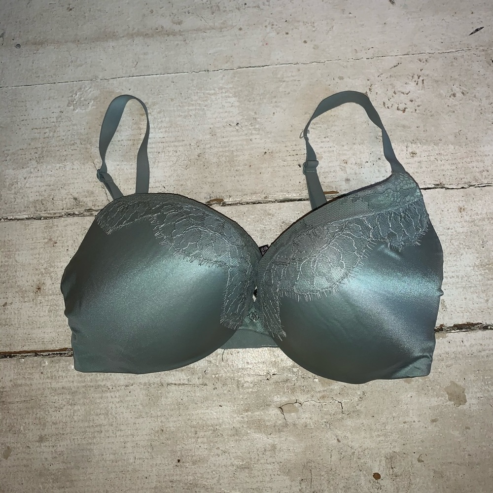 Victoria’s Secret Push-up Bra 34DD
